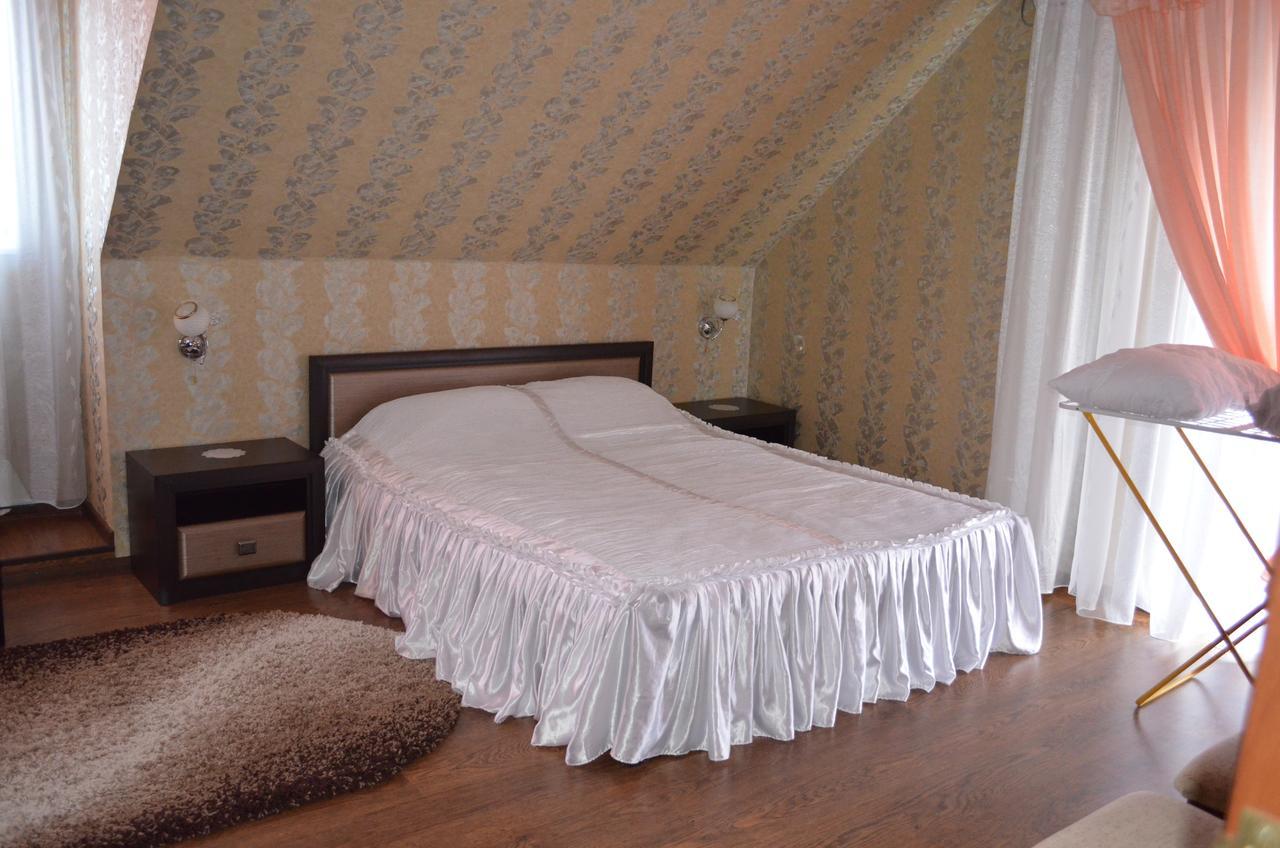Hotel Fiyesta Starokostyantyniv Экстерьер фото
