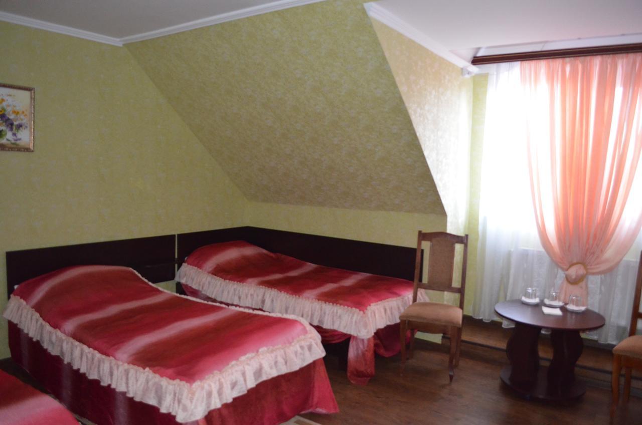 Hotel Fiyesta Starokostyantyniv Экстерьер фото