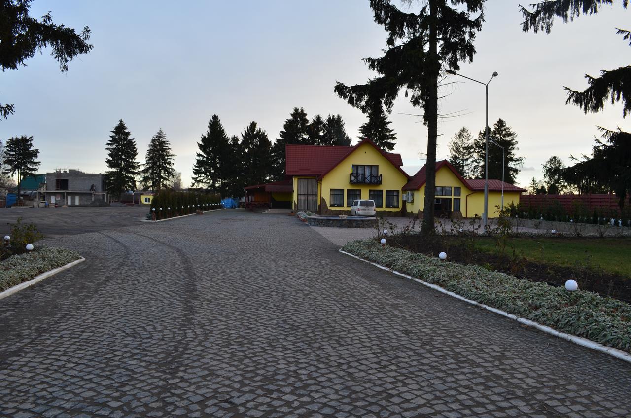 Hotel Fiyesta Starokostyantyniv Экстерьер фото